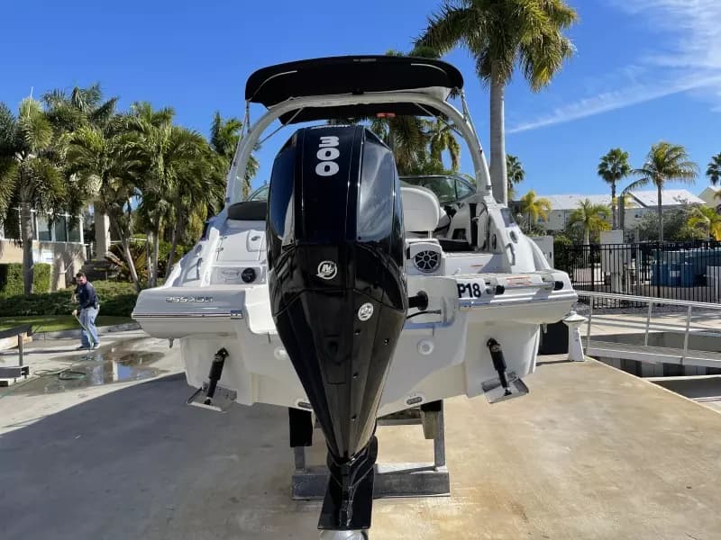 2021 Crownline 255 XSS