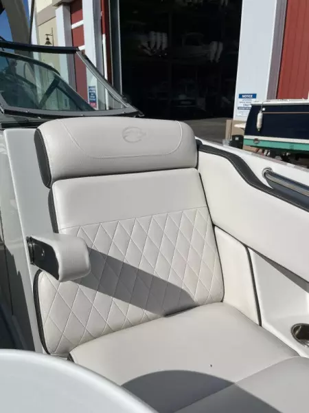 2021 Crownline 255 XSS