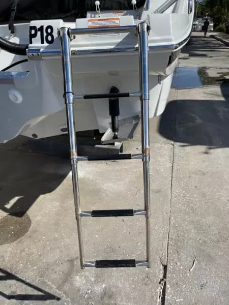 2021 Crownline 255 XSS