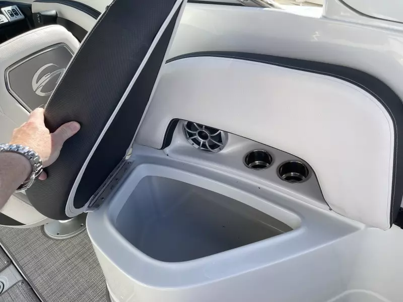 2021 Crownline 255 XSS