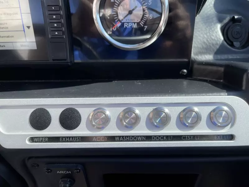 2021 Crownline 255 XSS