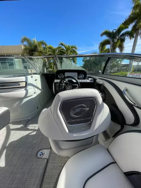 2021 Crownline 255 XSS