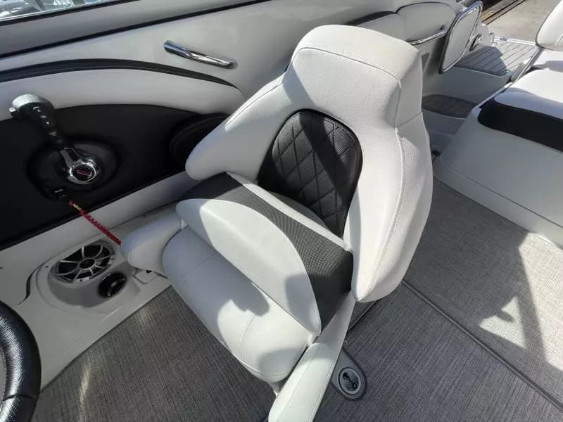 2021 Crownline 255 XSS