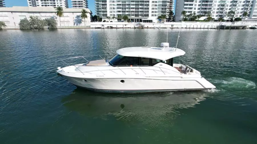 2018 Tiara Yachts 39 Coupe