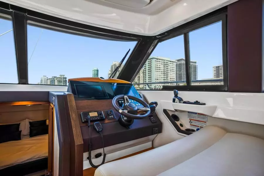 2018 Tiara Yachts 39 Coupe