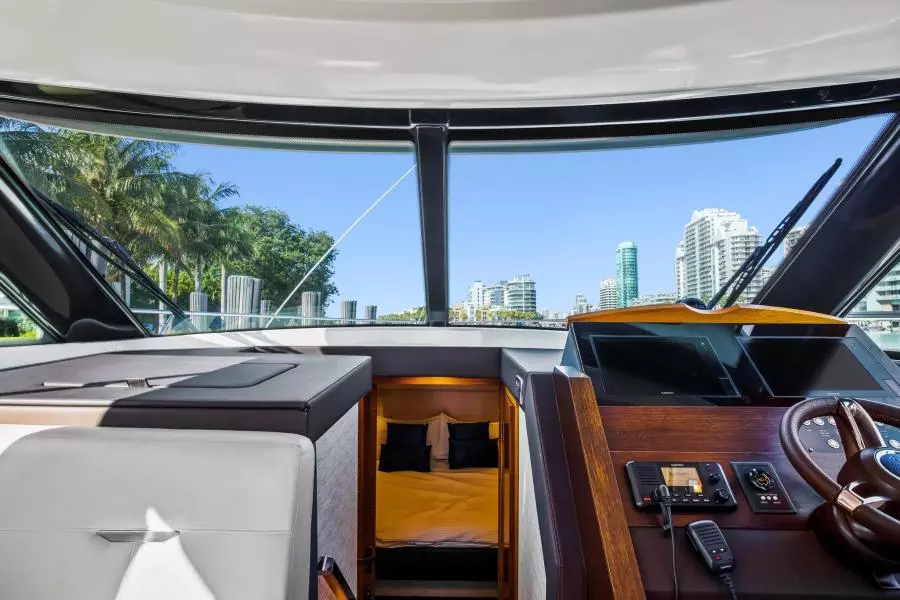 2018 Tiara Yachts 39 Coupe