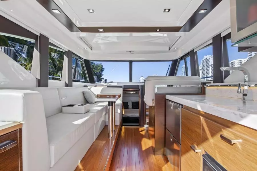 2018 Tiara Yachts 39 Coupe