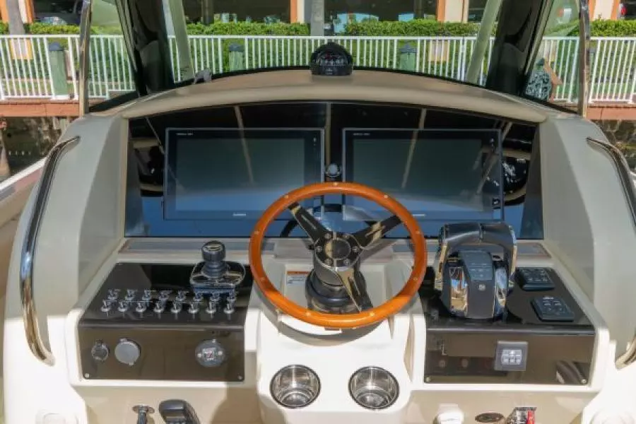 2017 Chris-Craft Catalina