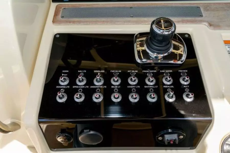 2017 Chris-Craft Catalina