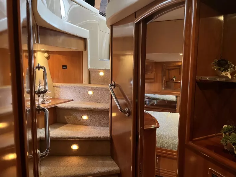 2005 Carver 56 voyager