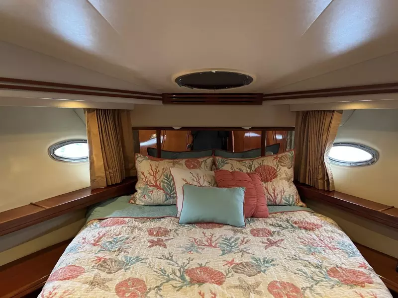 2005 Carver 56 voyager