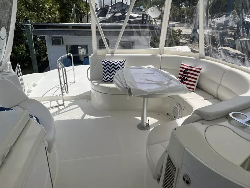 2005 Carver 56 voyager