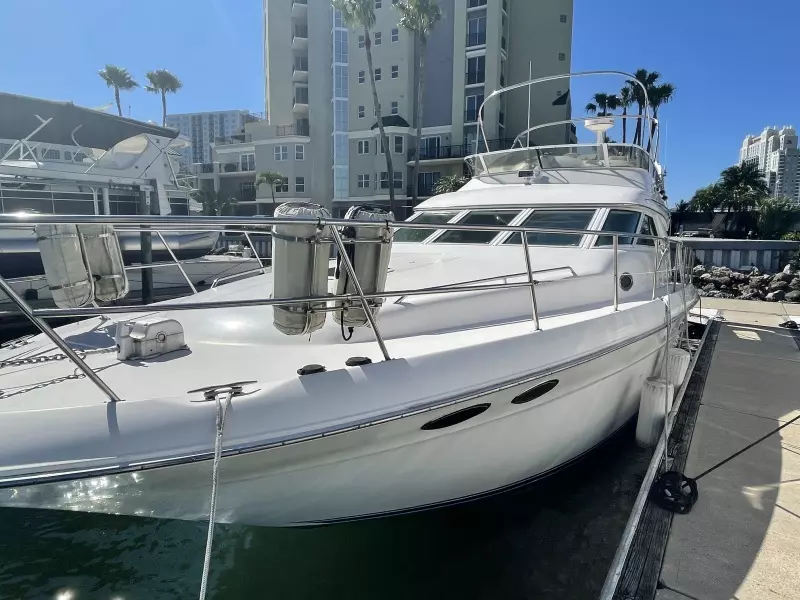 1996 Sea Ray 400 Sedan Bridge