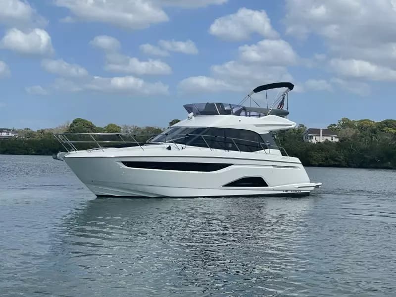 2018 Bavaria R40FLY