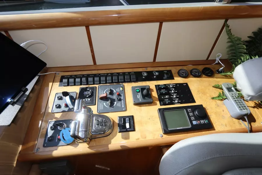 2005 Neptunus 56 Express