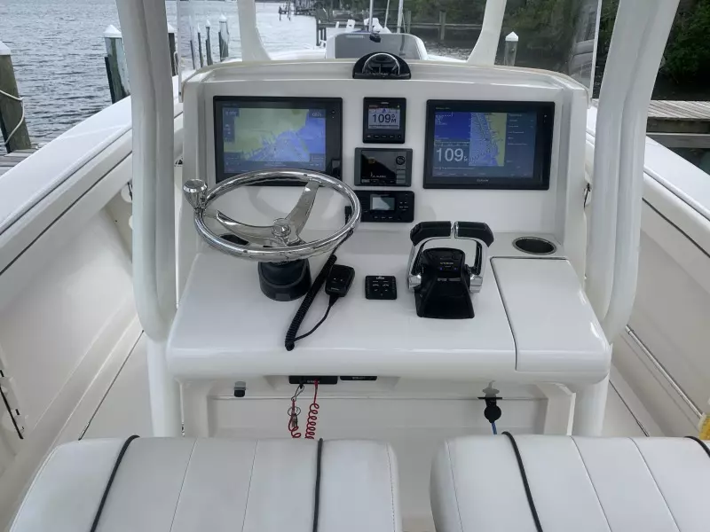 2018 Jupiter 30 HFS