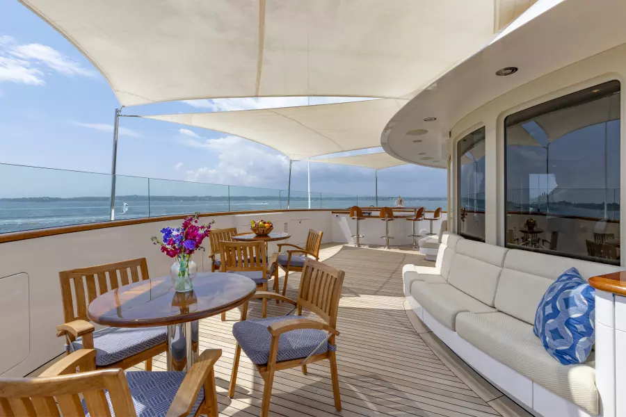 LAUREL 240'/73.15m Delta 2006/2014