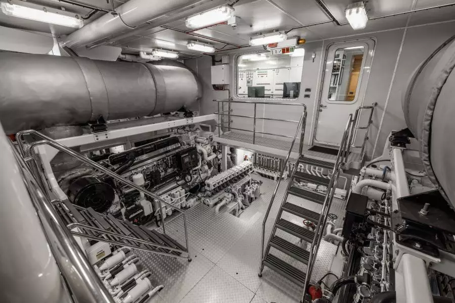 LAUREL 240'/73.15m Delta 2006/2014