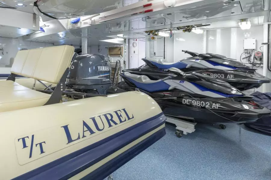 LAUREL 240'/73.15m Delta 2006/2014