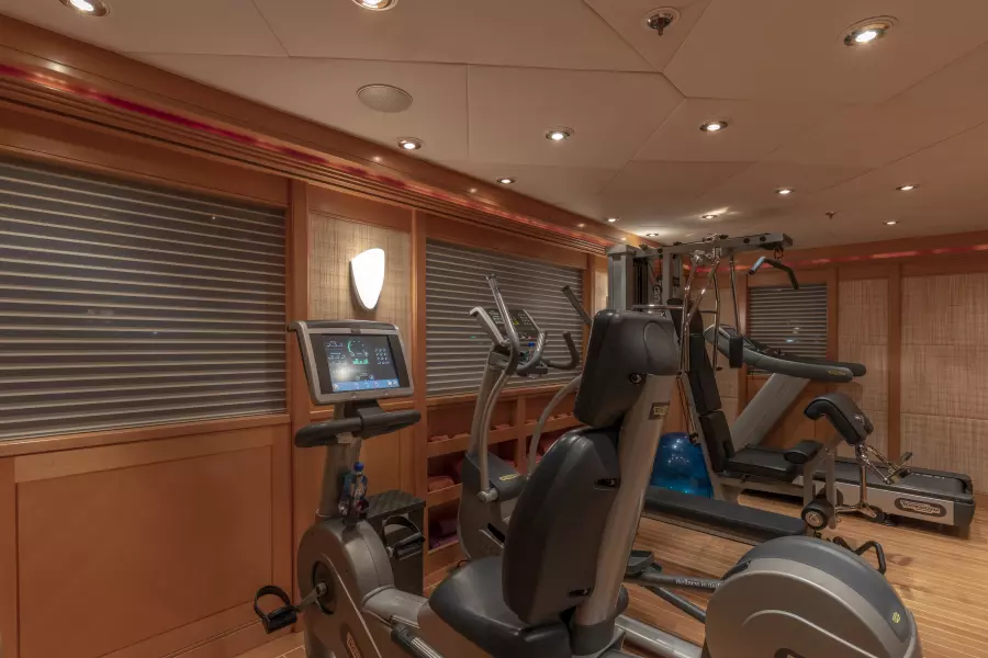 LAUREL 240'/73.15m Delta 2006/2014