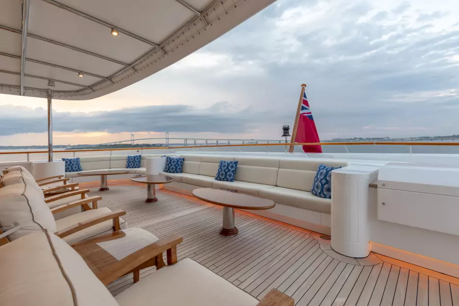 LAUREL 240'/73.15m Delta 2006/2014