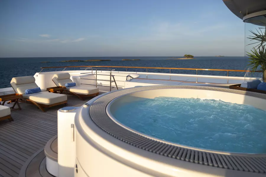 LAUREL 240'/73.15m Delta 2006/2014