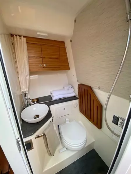 2020 Boston Whaler 380 Realm