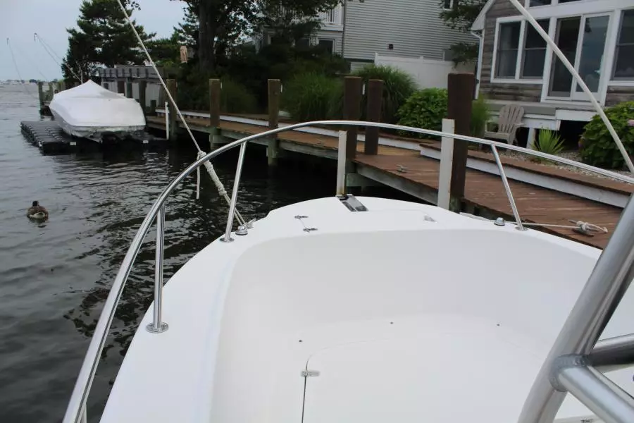 1999 Boston Whaler 23 Outrage