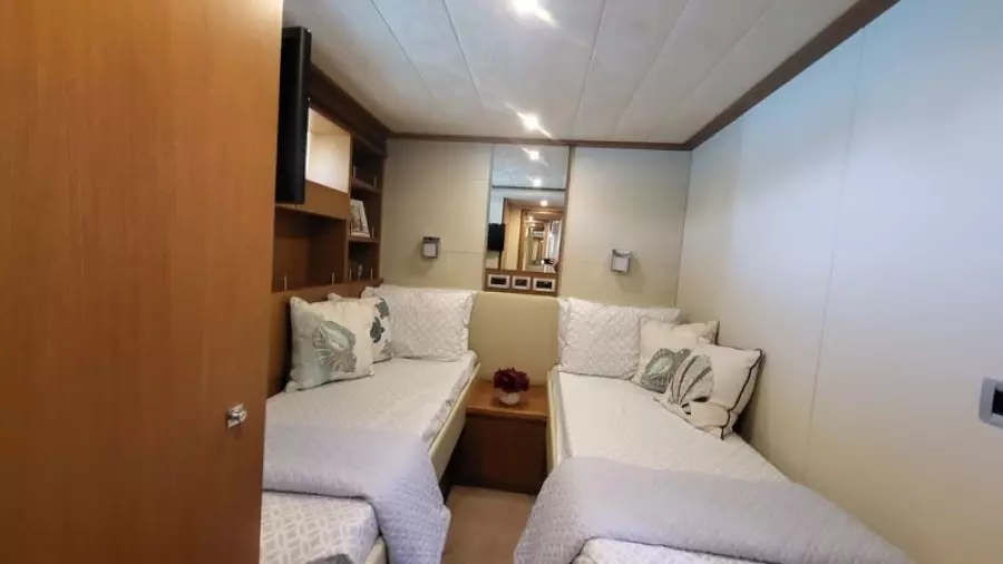 2007 Ferretti Yachts 780