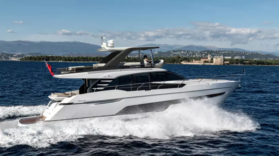2022 Fairline Squadron 68