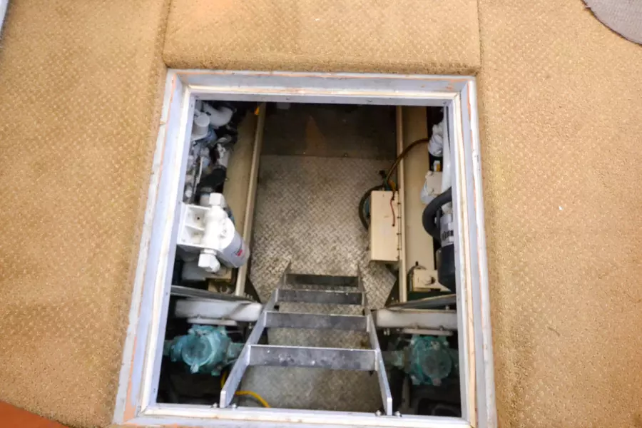 2004 Silverton 43 Motor Yachts