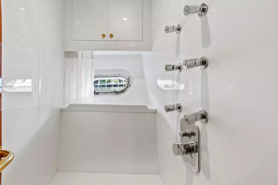 2006 Jefferson Starship Pilothouse