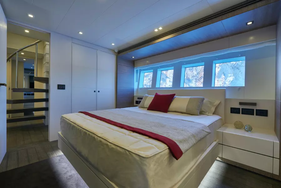 2022 Astondoa 110 Century