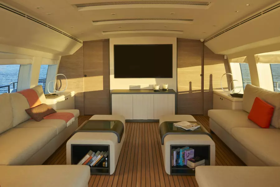 2022 Astondoa 110 Century