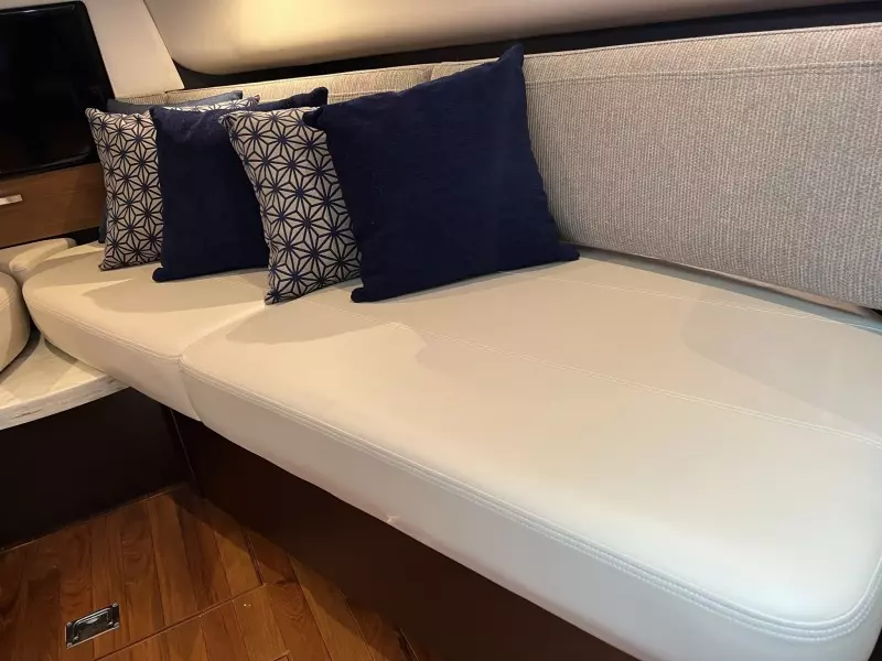 2016 Tiara 44 Express Coupe 