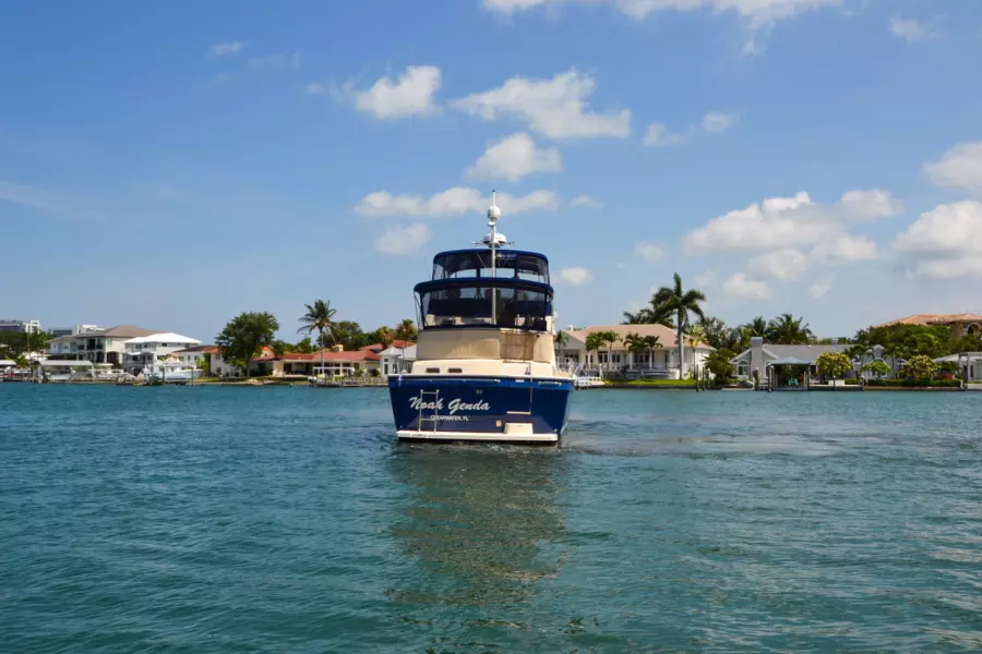 2006 Mainship 430 Trawler