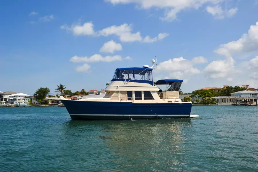 2006 Mainship 430 Trawler