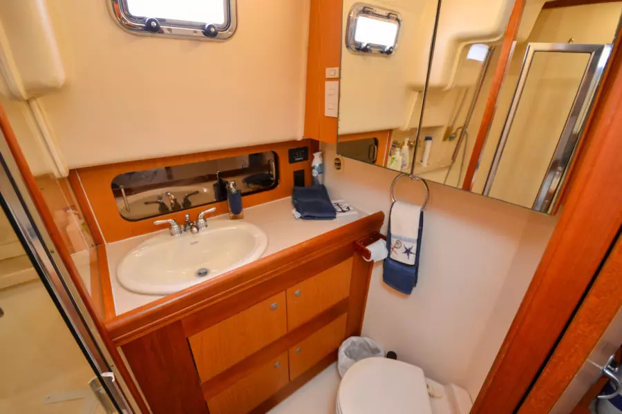 2006 Mainship 430 Trawler