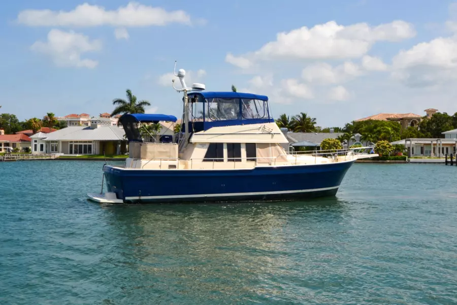 2006 Mainship 430 Trawler
