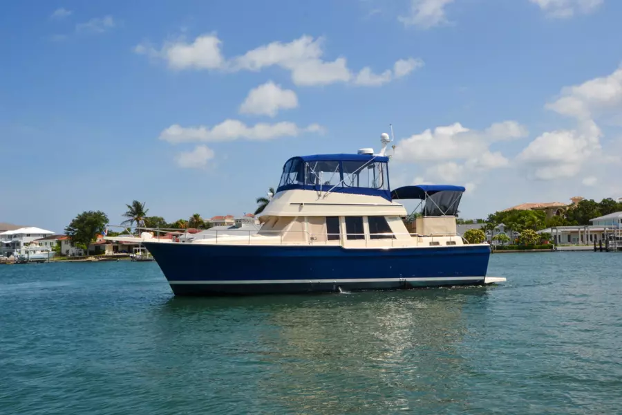 2006 Mainship 430 Trawler