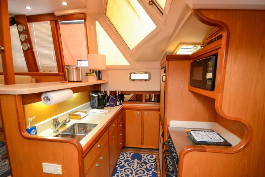 2006 Mainship 430 Trawler