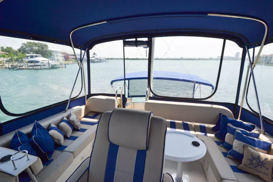 2006 Mainship 430 Trawler