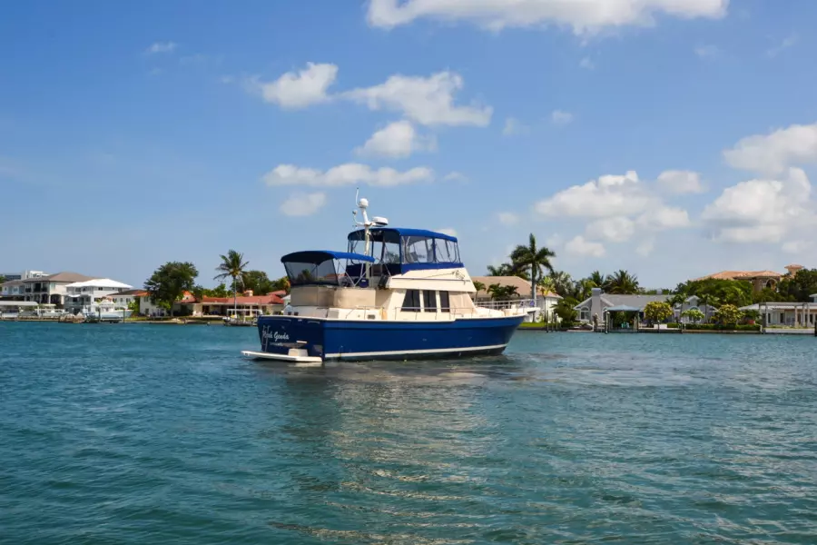2006 Mainship 430 Trawler