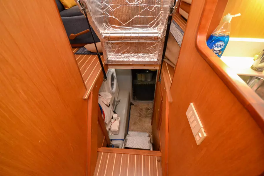 2006 Mainship 430 Trawler