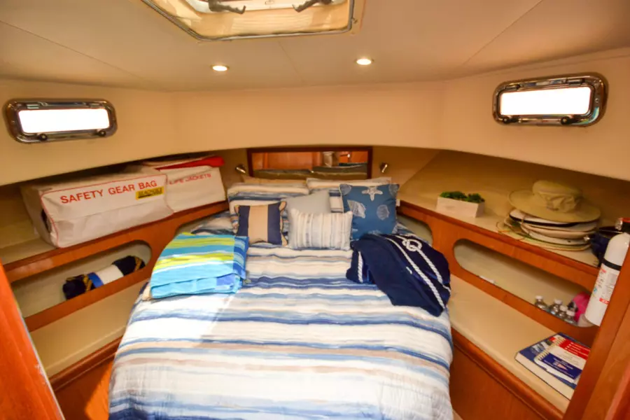 2006 Mainship 430 Trawler
