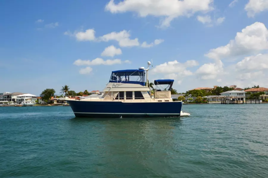 2006 Mainship 430 Trawler