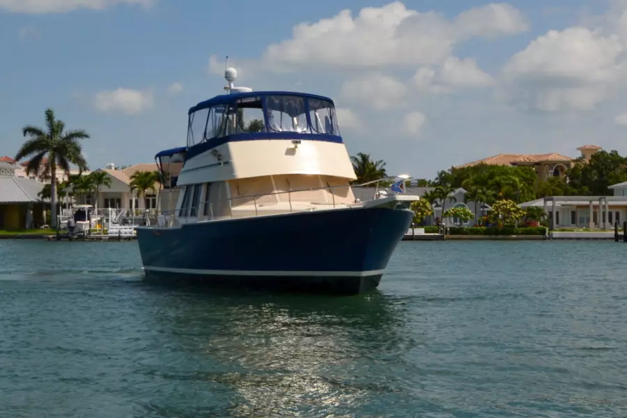 2006 Mainship 430 Trawler