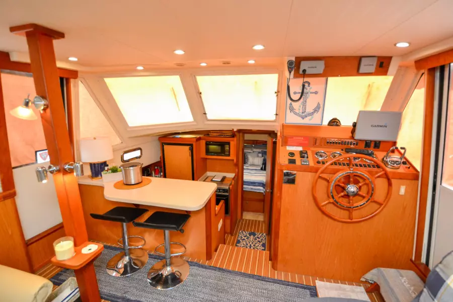 2006 Mainship 430 Trawler