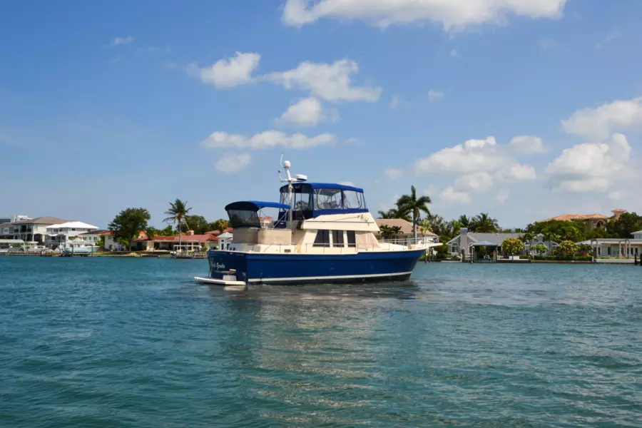 2006 Mainship 430 Trawler