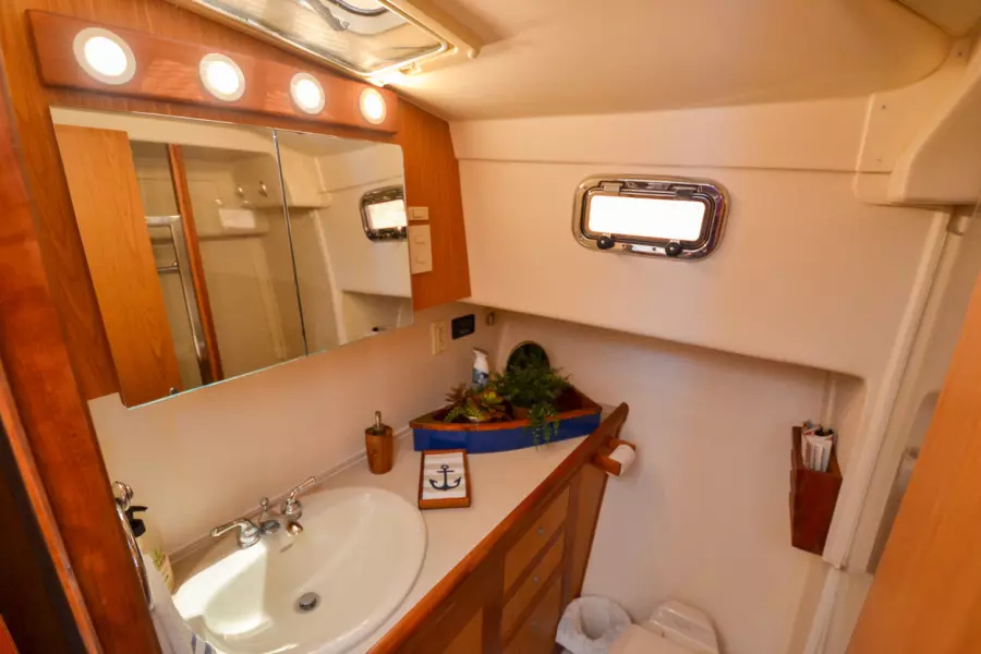 2006 Mainship 430 Trawler